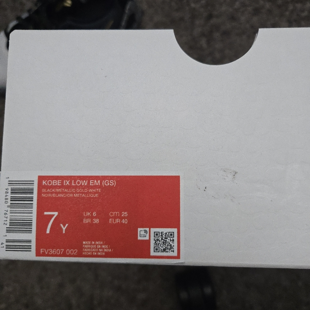 Nike Kobe 9 IX Low EM GS 7Y Mambacita Black Met Gold White 012026 - Picture 10 of 10